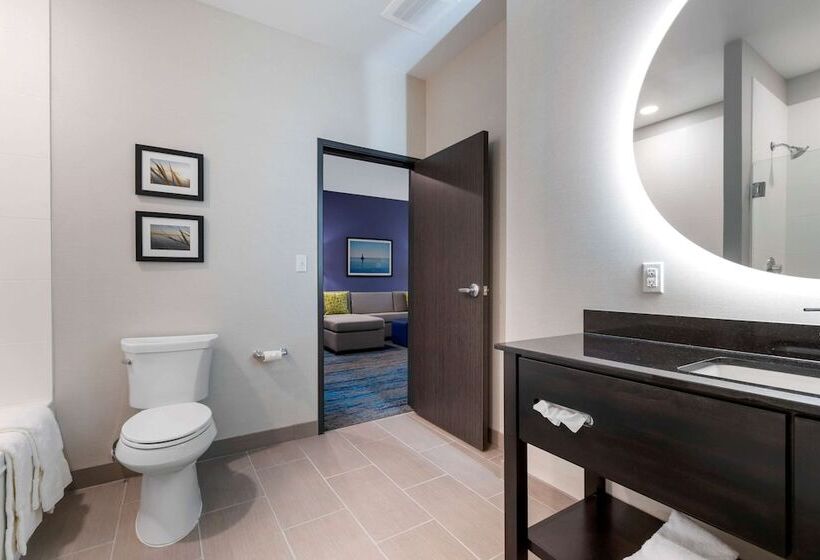 فندق Comfort Inn & Suites Adrian