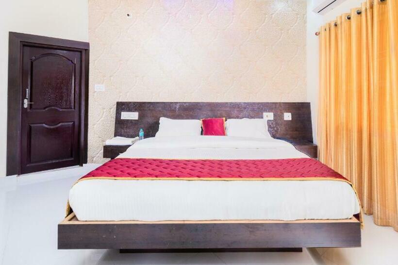 בית מלון כפרי The Excellency Resort & Spa, Coorg