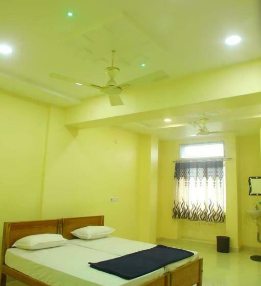 فندق Pop 82996 Sri Durga Luxury Rooms