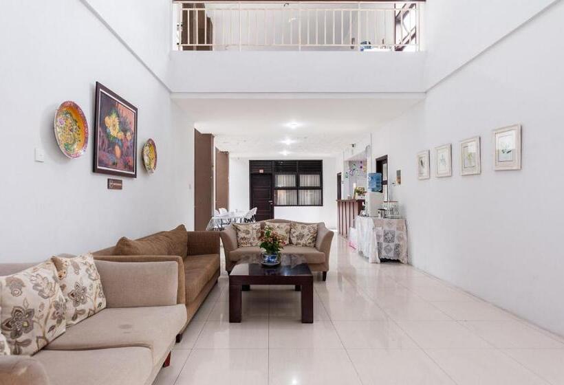 هتل Reddoorz Syariah Near Banda Aceh Convention Hall