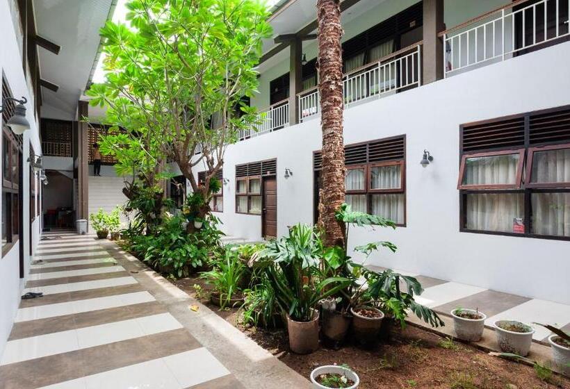 هتل Reddoorz Syariah Near Banda Aceh Convention Hall