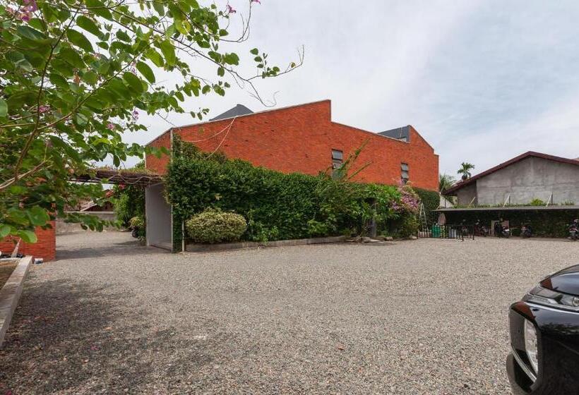 هتل Reddoorz Syariah Near Banda Aceh Convention Hall