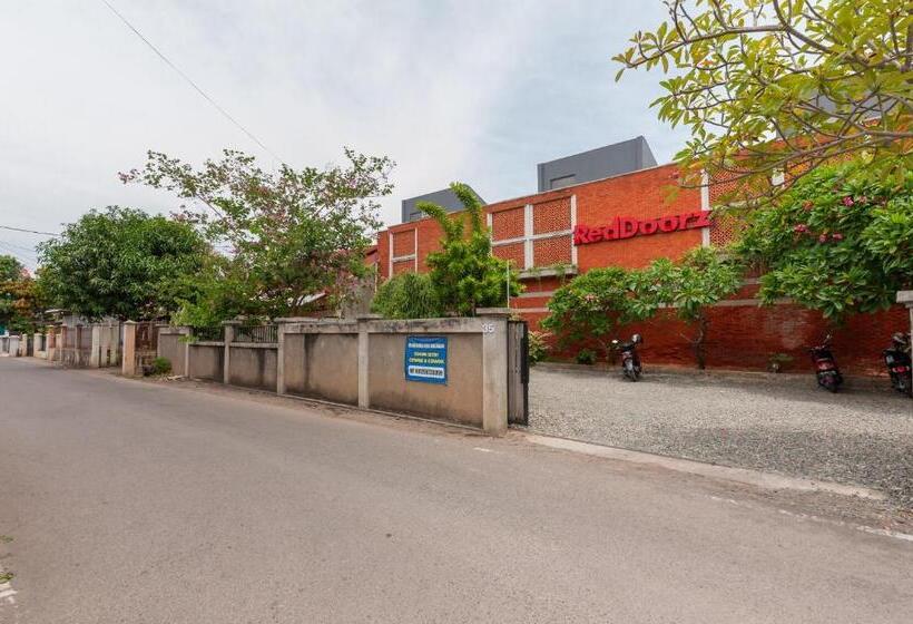 هتل Reddoorz Syariah Near Banda Aceh Convention Hall