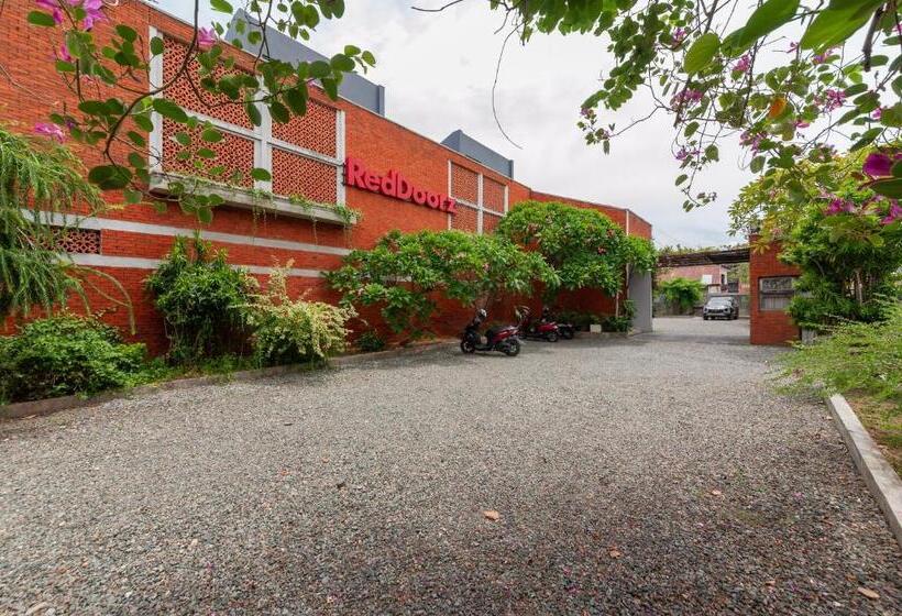 هتل Reddoorz Syariah Near Banda Aceh Convention Hall