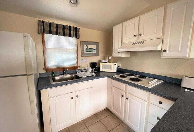 モーテル Pony Island Inn