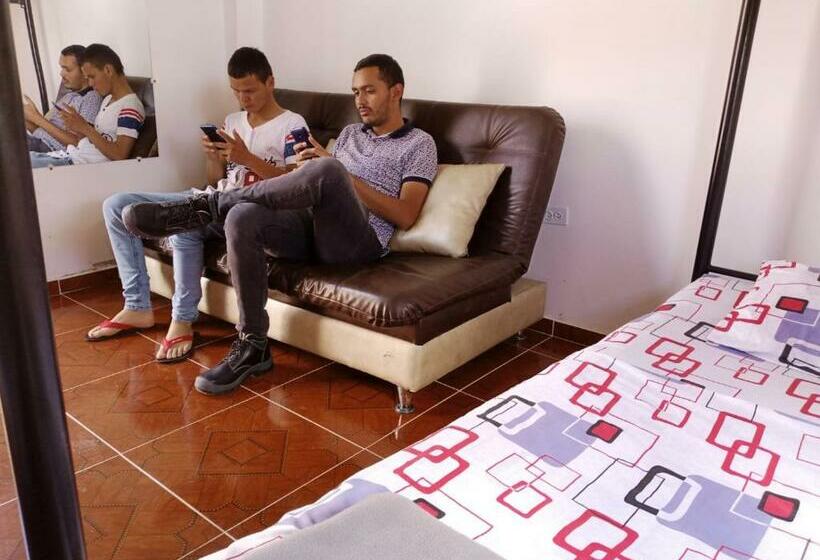 پانسیون Yamboró