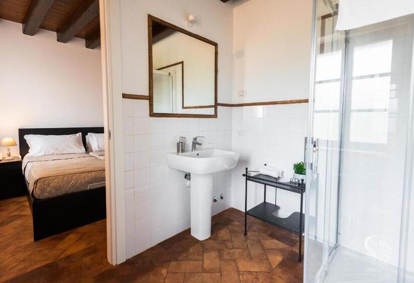 تختخواب و صبحانه Al Pompiere Wine And Rooms