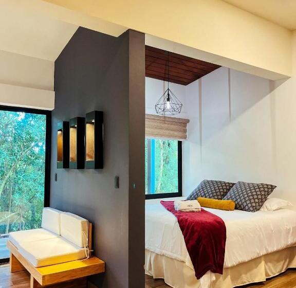 هتل Casa 1800 Cerro Verde