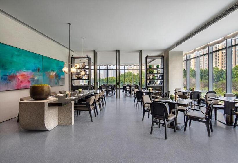 هتل Courtyard By Marriott Luoyang