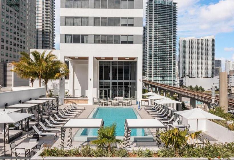 هتل Element Miami Brickell