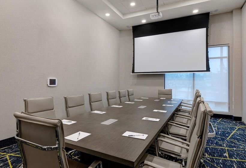 هتل Hampton Inn & Suites By Hilton Burlington Toronto