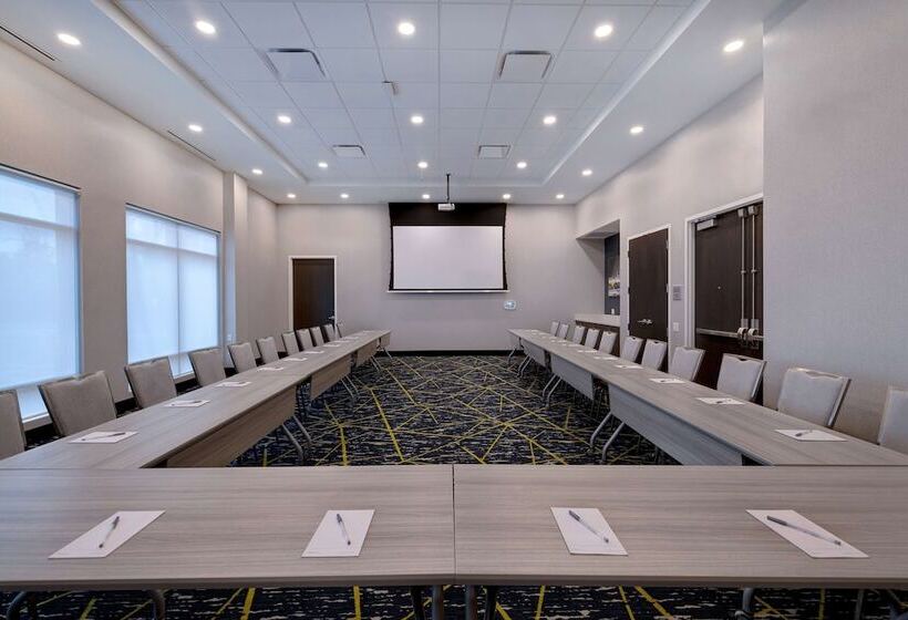 هتل Hampton Inn & Suites By Hilton Burlington Toronto