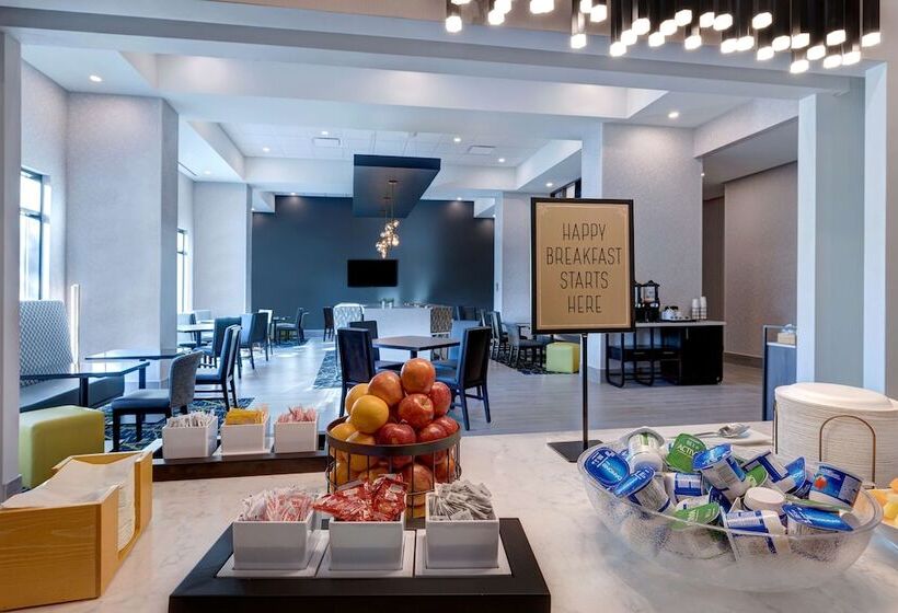 هتل Hampton Inn & Suites By Hilton Burlington Toronto