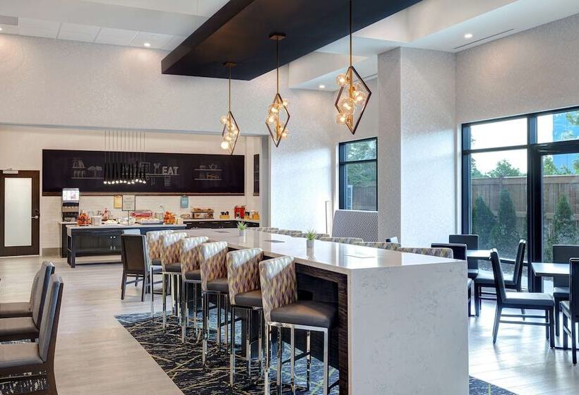 هتل Hampton Inn & Suites By Hilton Burlington Toronto
