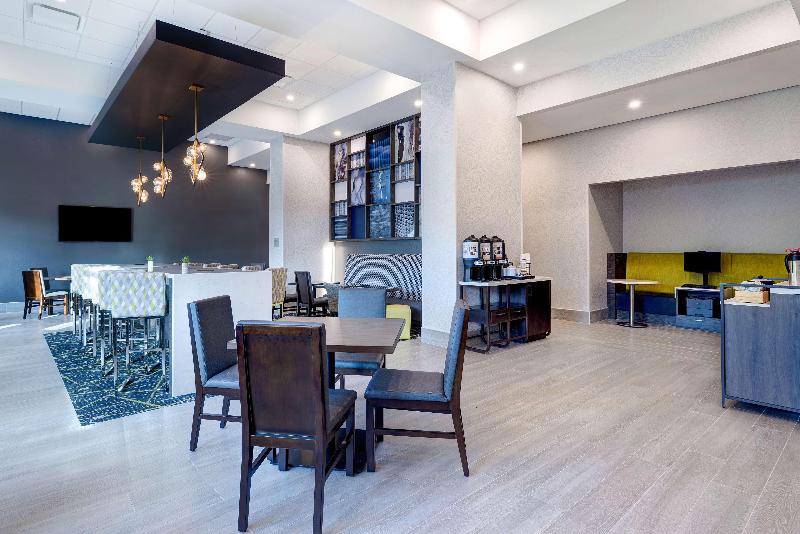 هتل Hampton Inn & Suites By Hilton Burlington Toronto