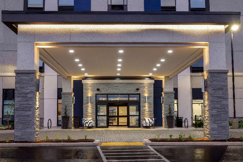 هتل Hampton Inn & Suites By Hilton Burlington Toronto