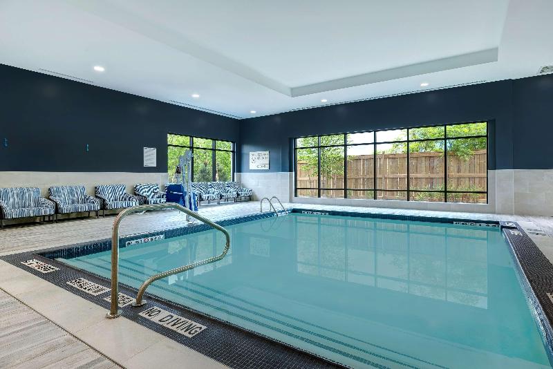 هتل Hampton Inn & Suites By Hilton Burlington Toronto