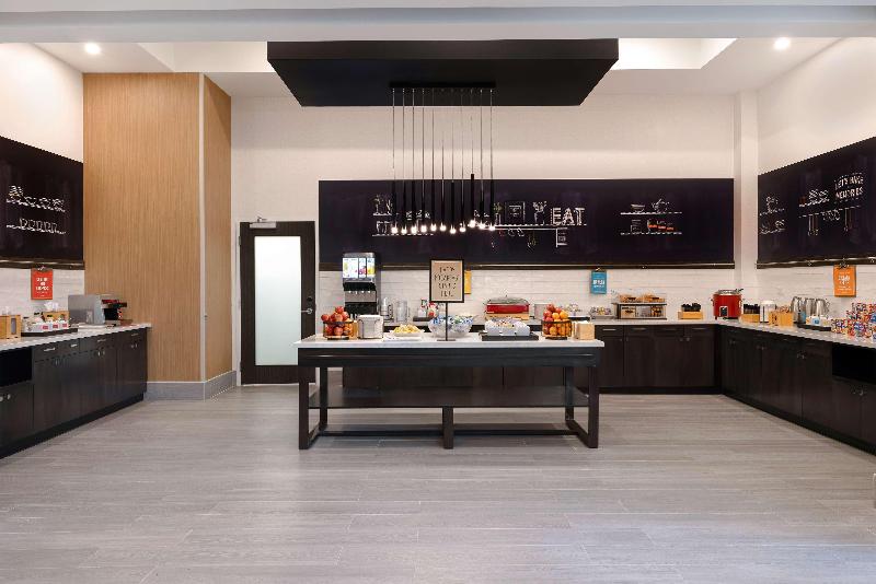 هتل Hampton Inn & Suites By Hilton Burlington Toronto