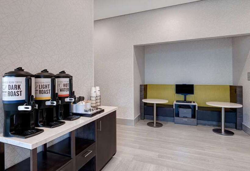هتل Hampton Inn & Suites By Hilton Burlington Toronto