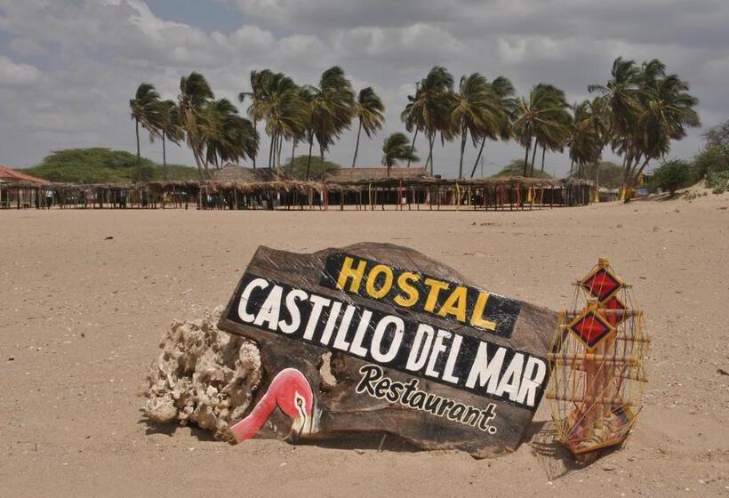 هتل Hostal Castillo Del Mar   Hostel