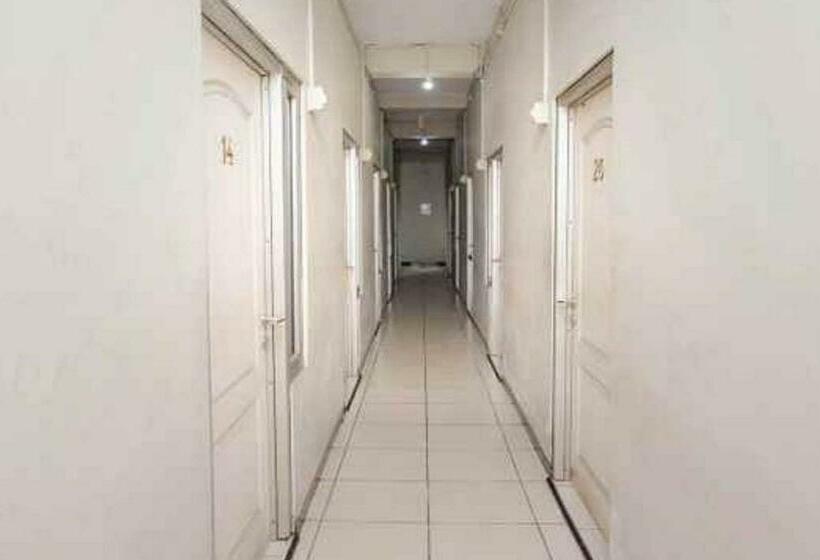 فندق Koolkost Syariah Near Lembuswana Mall