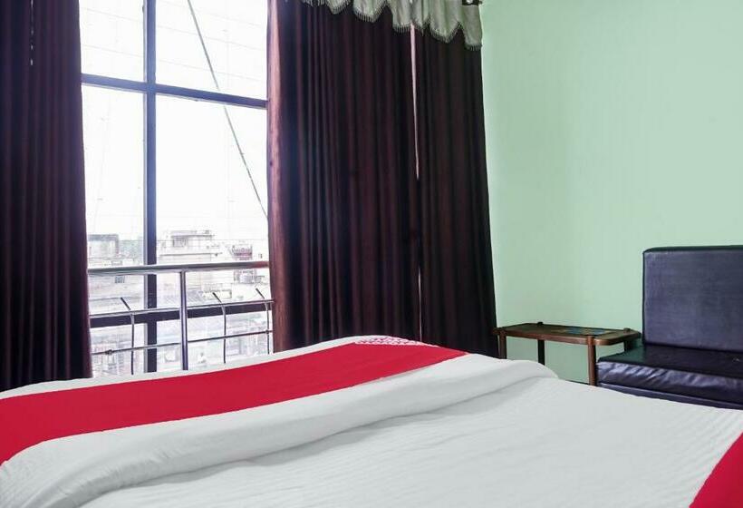 فندق Oyo 62388  Royal And Restaurant