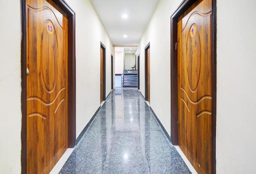 هتل O V.n Boarding And Lodging