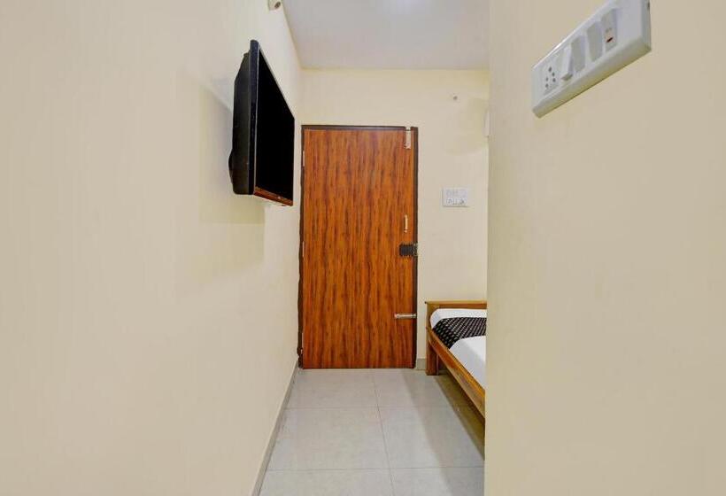 هتل O V.n Boarding And Lodging