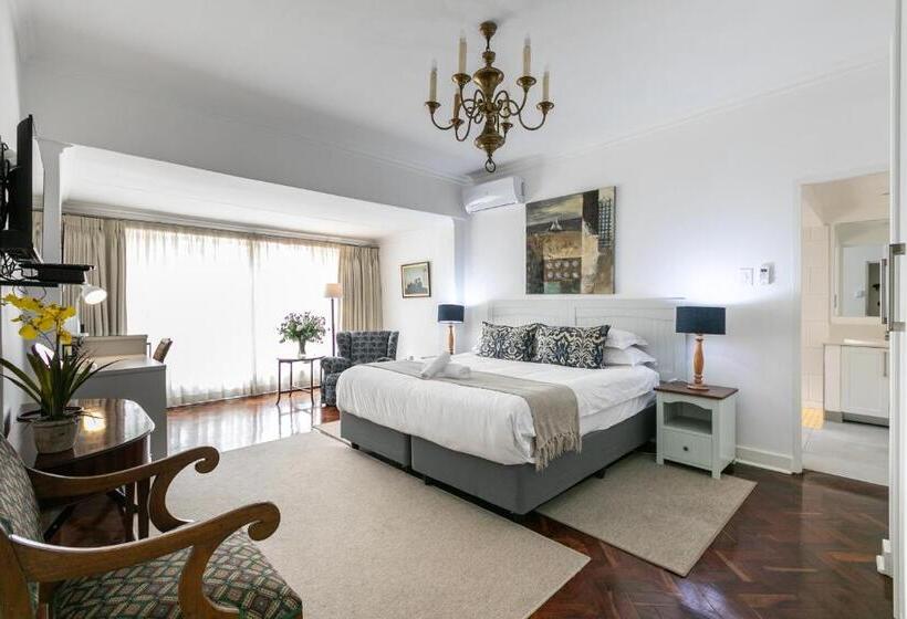بنسيون Emmarentia Guest House