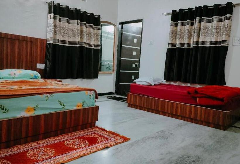 پانسیون Laxmanji Villas