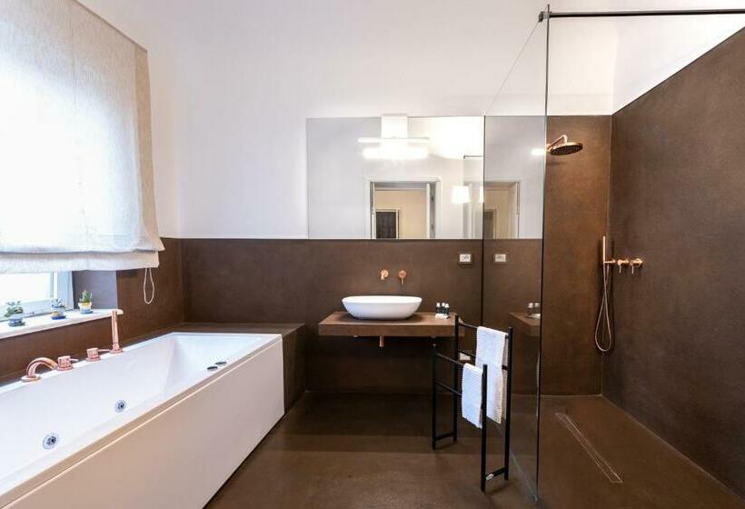 پانسیون Riflessi Acireale Palace Suites