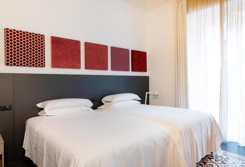 پانسیون Riflessi Acireale Palace Suites