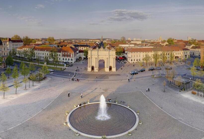 هتل Holiday Inn Express & Suites   Potsdam, An Ihg