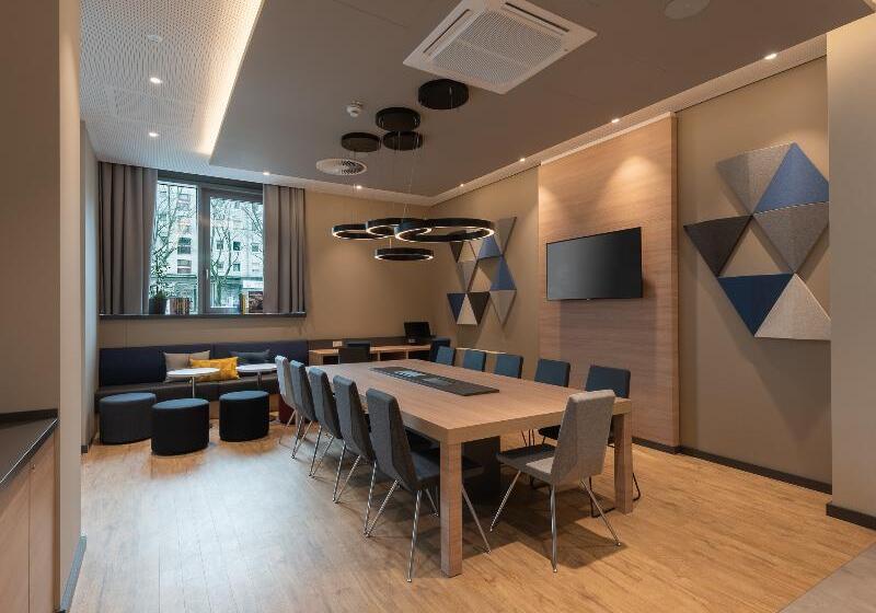 هتل Holiday Inn Express & Suites   Potsdam, An Ihg