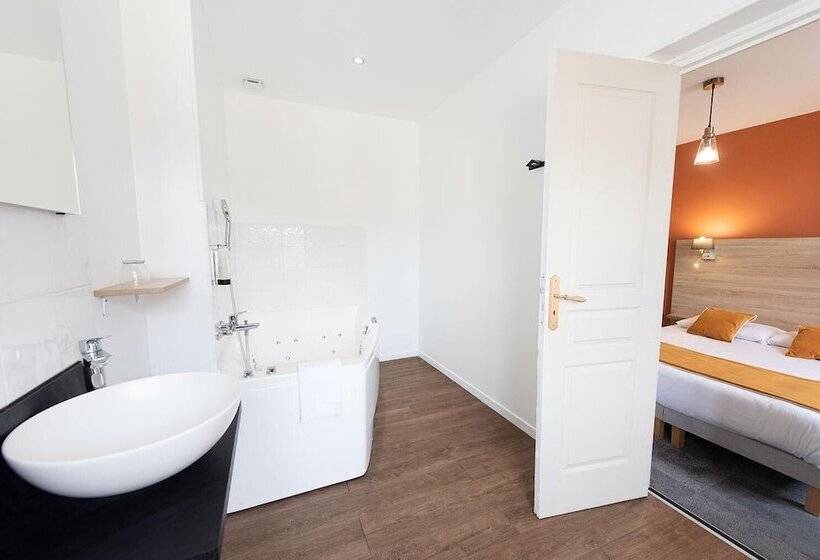 هتل Logis Hostellerie Du Marche