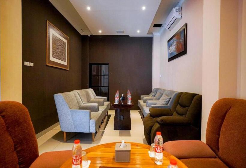 בית מלון כפרי Reddoorz Premium At Raja Hostel Syariah