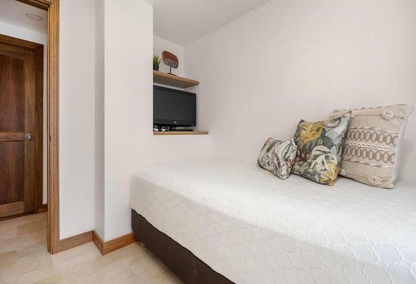 Alcazar De Oviedo By Ee Hoteles