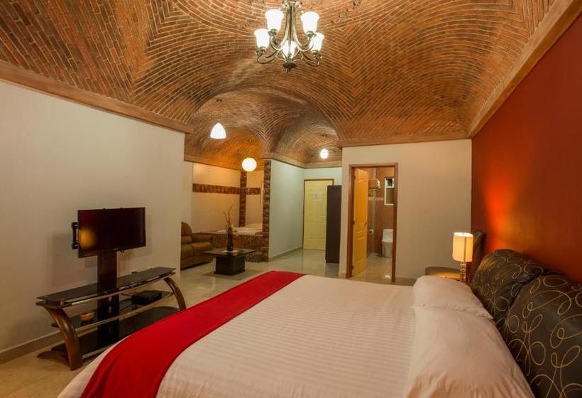 Atotonilco Hotel & Club
