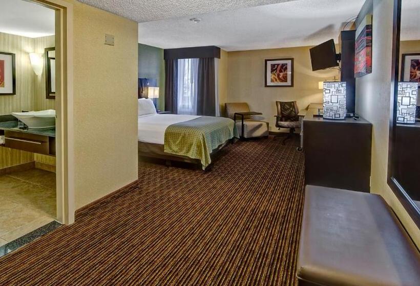 هتل Clarion  & Suites Conference Center Memphis Airport