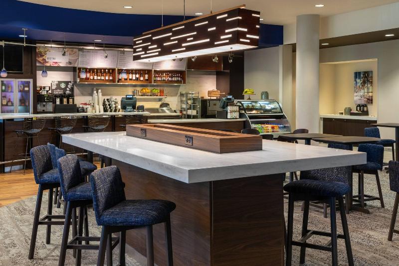 هتل Courtyard By Marriott Fort Lauderdale Airport & Cruise Port