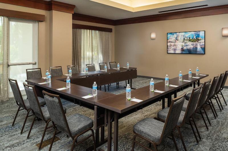 هتل Courtyard By Marriott Fort Lauderdale Airport & Cruise Port