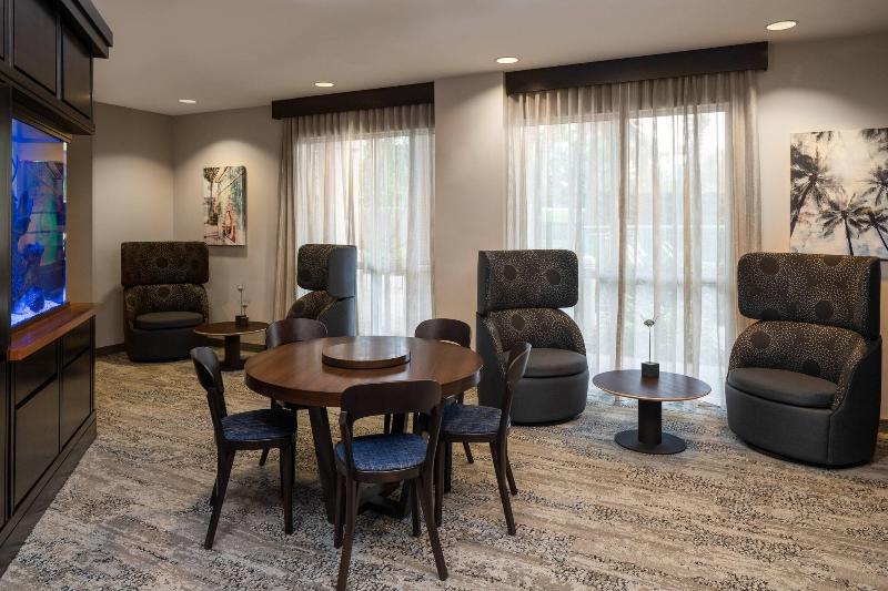هتل Courtyard By Marriott Fort Lauderdale Airport & Cruise Port