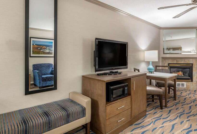 Elizabeth Oceanfront Suites, Ascend Hotel Collection