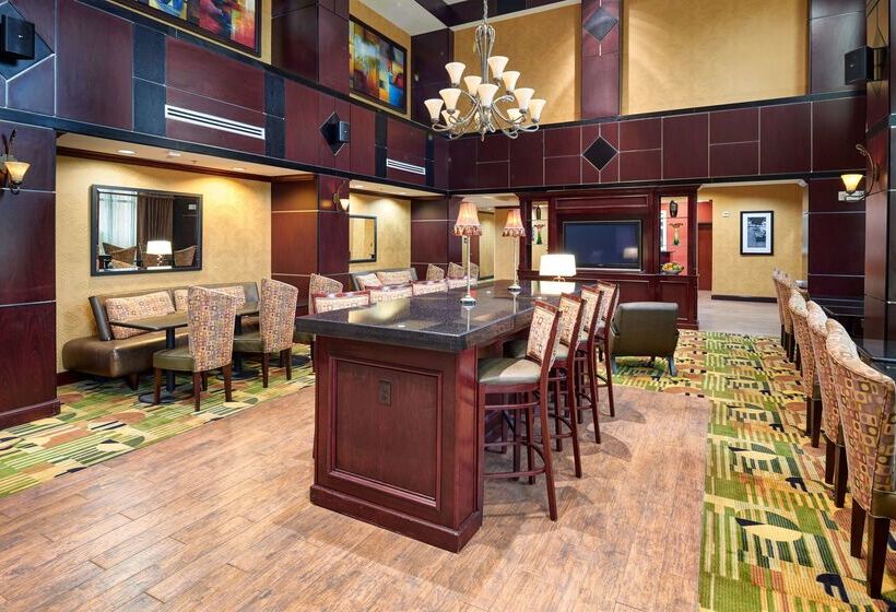 هتل Hampton Inn & Suites Austin South/buda