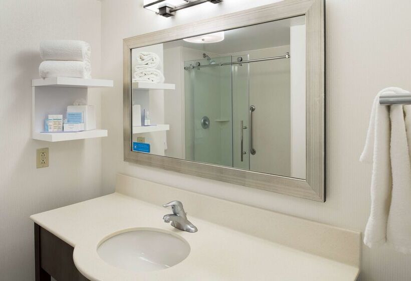 هتل Hampton Inn & Suites By Hilton Halifax   Dartmouth