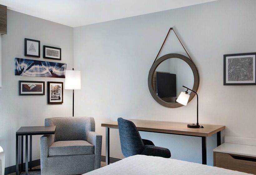 فندق Hampton Inn Anderson/ Alliance Business Park