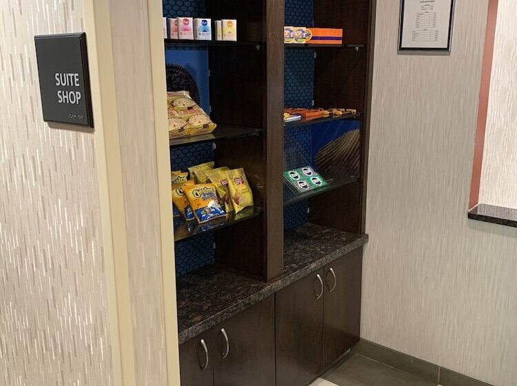 فندق Hampton Inn By Hilton Fort Saskatchewan