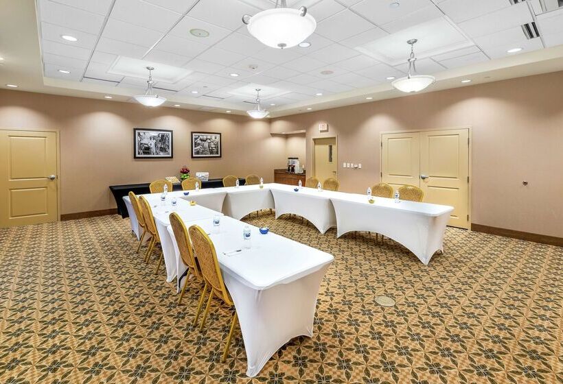 هتل Hampton Inn Nashua