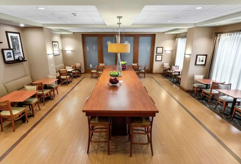 هتل Hampton Inn Nashua