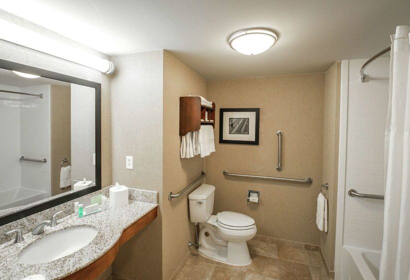 هتل Hampton Inn Nashua